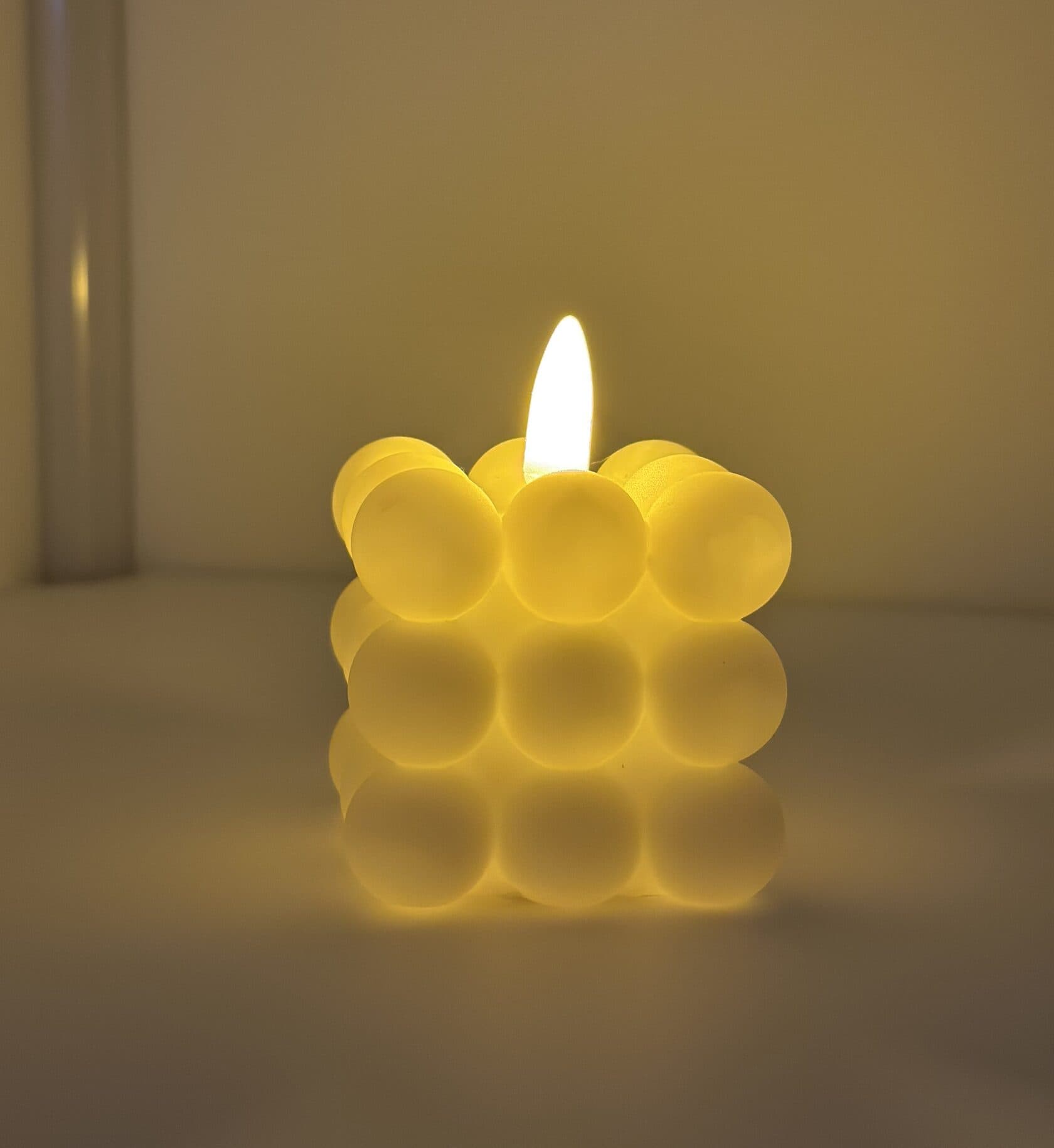 Lumânare decorativă electrică în forma de Cub