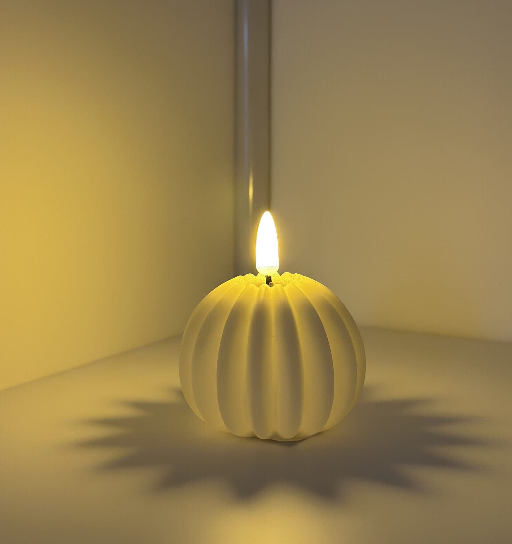 Lumânare decorativă electrică în forma de Sferă